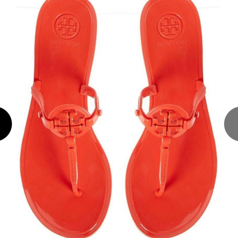 Beautiful Tory Burch Poppy Coral sandal. Size 7M